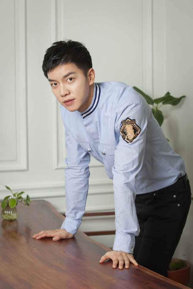 And this wallpaper you can use as the background of computer, laptop, tablet, iphone, ipad. Herald Interview Entertainer Lee Seung Gi Eyes New Album This Year