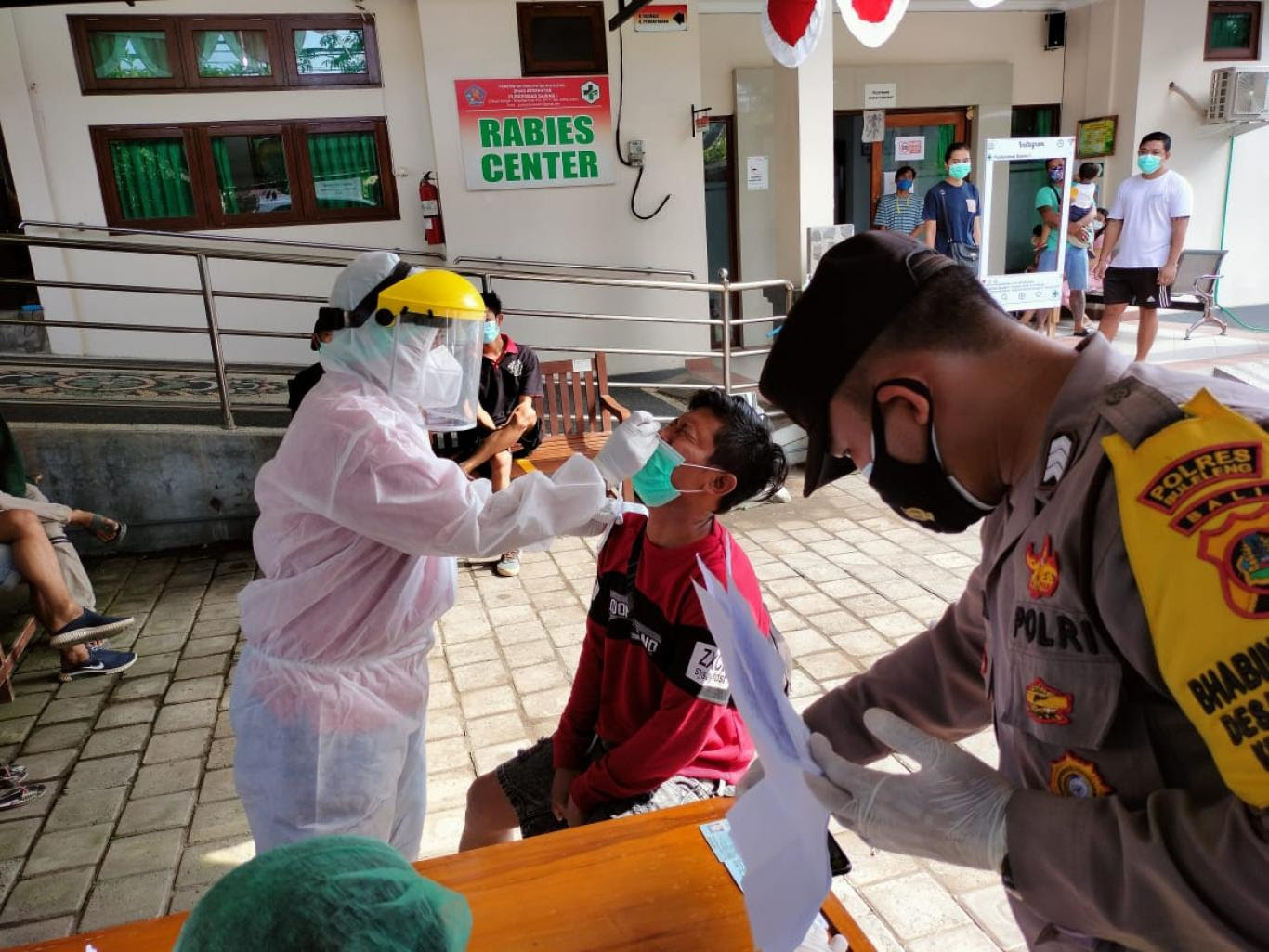 Kendati ancol tetap boleh buka di masa ppkm mikro, kapolda mengingatkan jajarannya agar intervensi diperlukan supaya warga jakarta tetap di rumah selama libur akhir pekan. Kegiatan Posko Ppkm Mikro Desa Bungkulan 3t Testing Tracing Treatment Website Desa Bungkulan