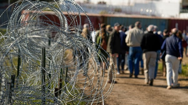 Court allows razor wire cuts on US-Mexico border.