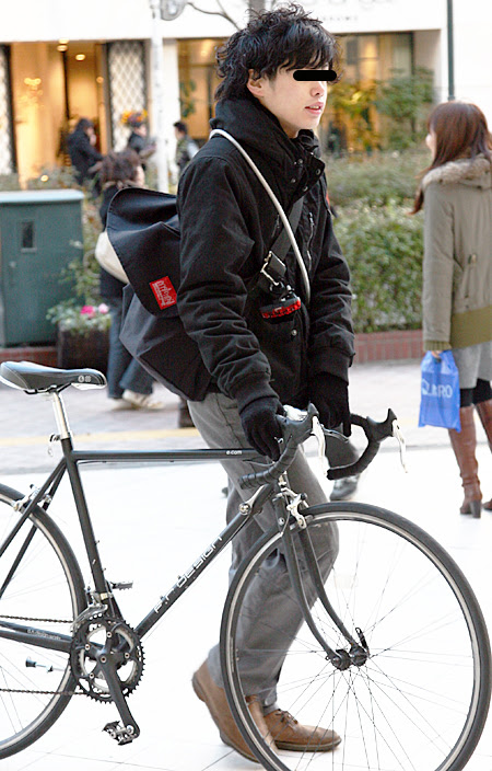上自転車 コーデ メンズ 人気のファッションスタイル