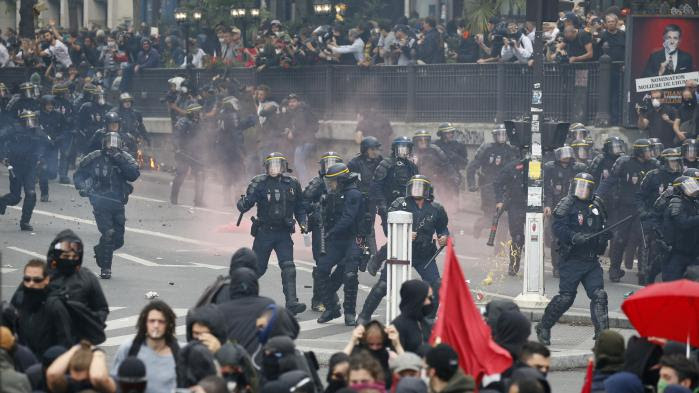 Loi Travail : le manifestant qui a perdu l'usage d'un œil porte plainte