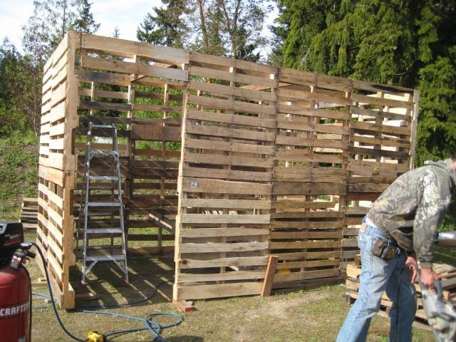 Chicken Coops Made Out Of Wood Pallets