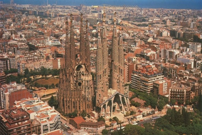 Nhà thờ Sagrada Familia - kiệt tác của kẻ điên hay thiên tài?