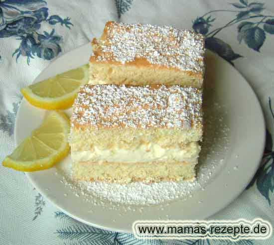 Der glutenfreie kuchen mit gemahlenen mandeln ist wirklich extrem saftig und im inneren noch leicht feucht. Zitronen Sahne Biskuitschnitten Mamas Rezepte Mit Bild Und Kalorienangaben