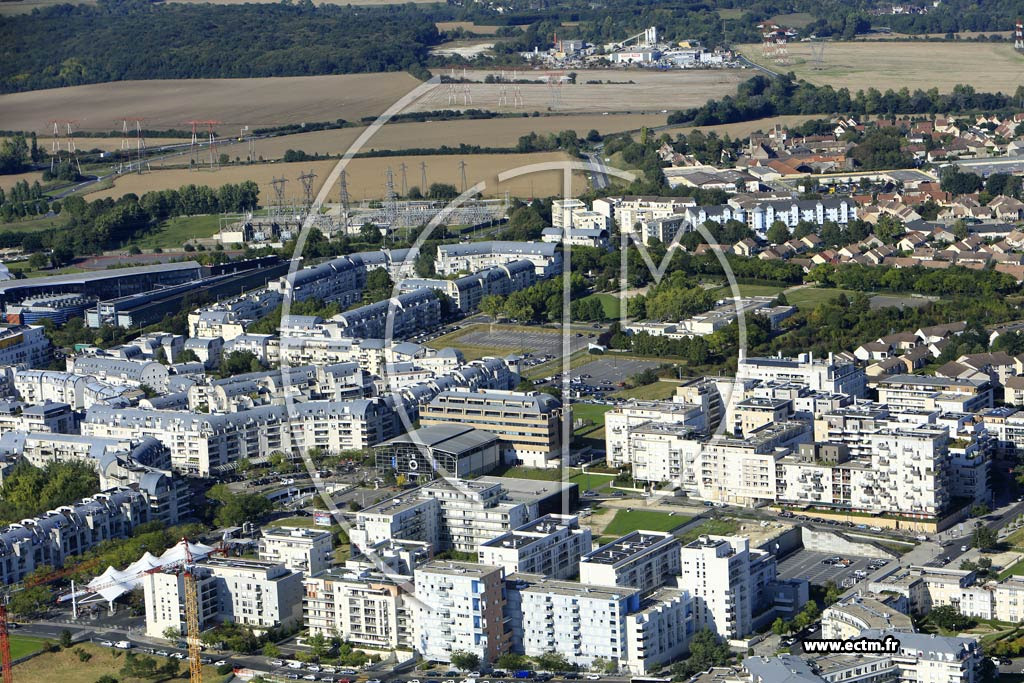 Ce parking 1 rue de l'embarquement à cergy est idéalement situé : Votre Photo Aerienne Cergy Cergy Le Haut 3662698587828