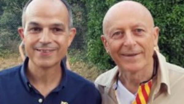 El líder del partido, Oui Au Pais Catalan, junto a Jordi Turull, secretario general de Junts per Catalunya