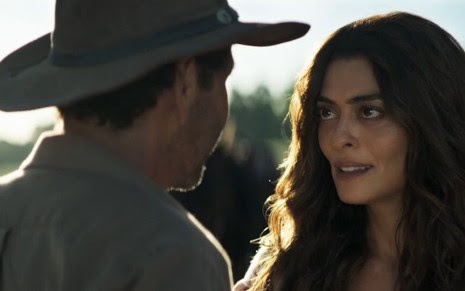 Amadeu (Marcos Palmeiras) e Maria da Paz (Juliana Paes) no primeiro capítulo de A Dona do Pedaço - Reprodução/TV Globo