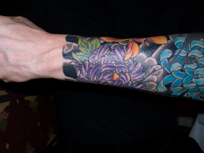 [最も欲しかった] japanese flower arm tattoo men 331441