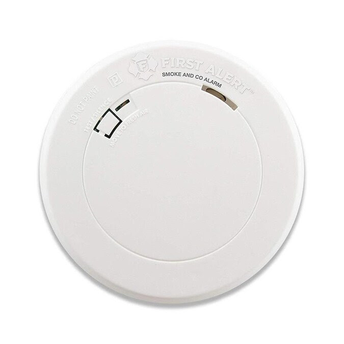 In the event of a carbon monoxide leak, it is critical that you get to fresh. First Alert 10 Year Battery Operated Combination Smoke And Carbon Monoxide Detector In The Combination Smoke Carbon Monoxide Detectors Department At Lowes Com