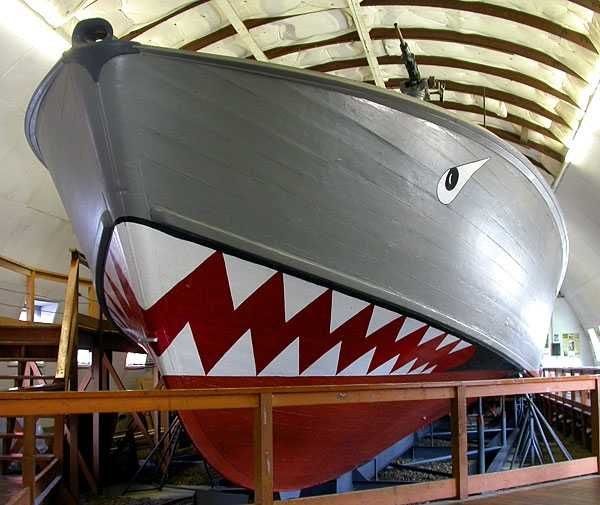 beautiful painting: painting aluminum boat hull