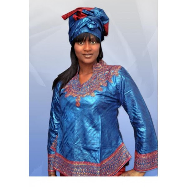 Bazin riche africain robe blanche avec broderie de couleur or. Modele Des Bazin Riche Factory Store
