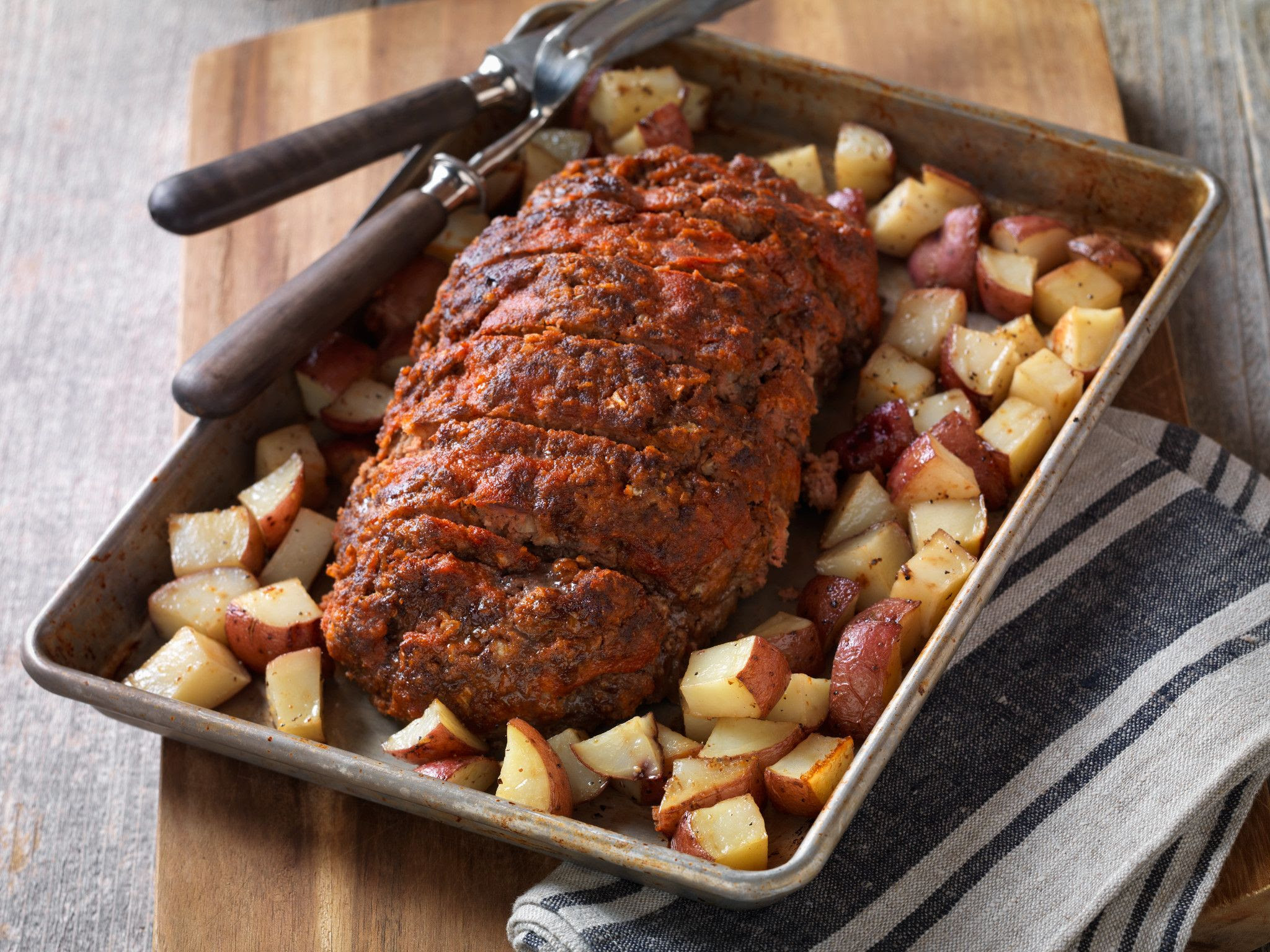 I have tried different temperatures and cooking times (such as 40 minutes at 400 degrees), but ultimately. Easy Sheet Pan Meatloaf And Potatoes