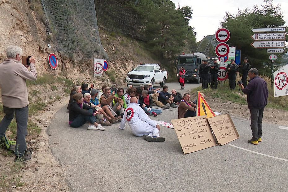 Savoie : une trentaine d'opposants au Lyon-Turin qui bloquaient l'accès à un chantier délogés par les gendarmes