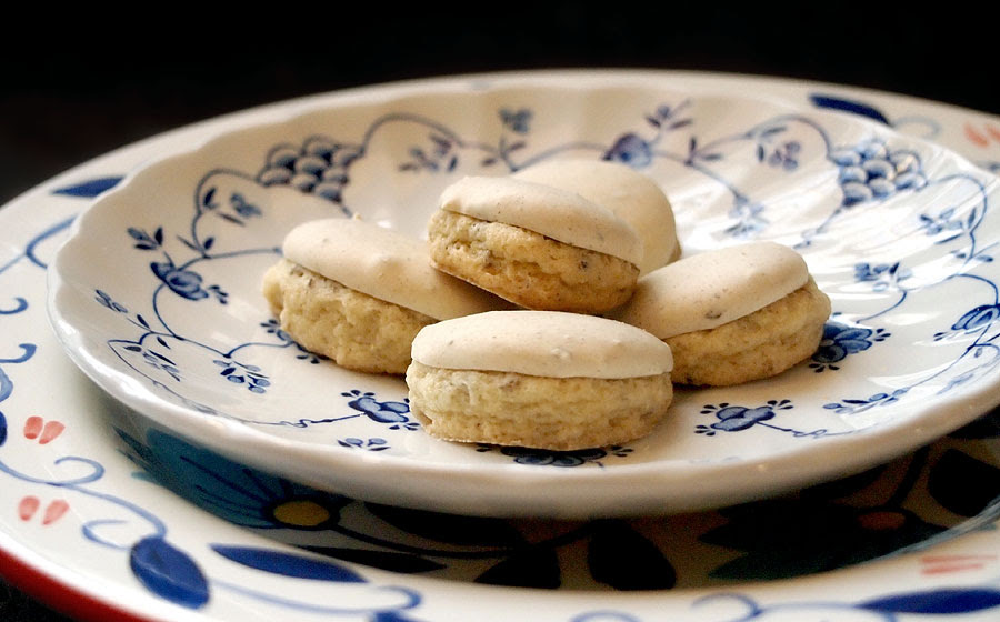 On a lightly floured surface, roll the dough out to 1/2 inch thickness. Old Fashioned Self Glazing Anise Cookie Recipe Vintage Fangirlvintage Fangirl