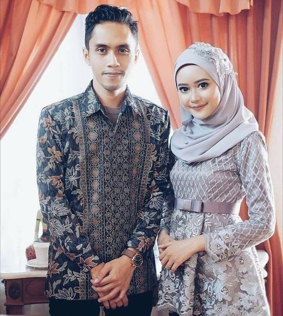 35 Ide Baju  Batik Couple  Tunangan  2022 JM Jewelry and 
