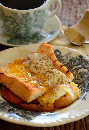 ROTI BAKAR, TELUR 1/2 MASAK DAN KOPI - Dapur Tanpa 