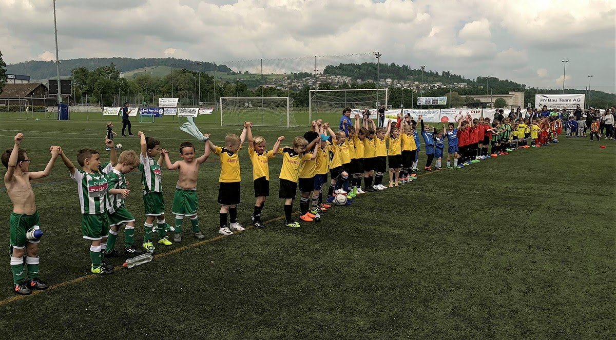 After the swiss football association allowed dedicated women's football clubs to be founded in 2004. Fcl Frauen Schnuppertraining Und Ifv G Turnier Regiofussball Ch