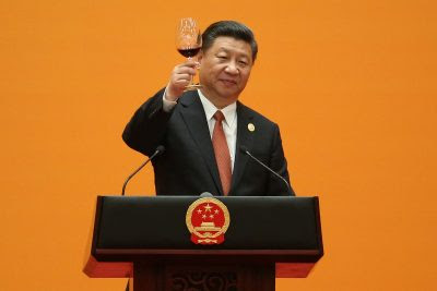 Chinese President Xi Jinping makes a toast during a welcome banquet for the Belt and Road Forum in Beijing (Photo: Reuters/Wu Hong).