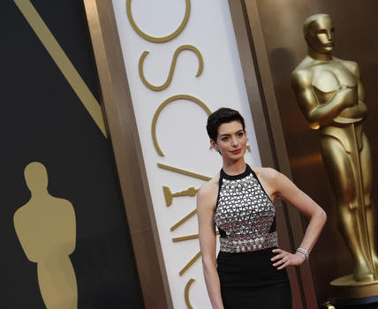 Anne Hathaway teaming with Julie Taymor on play about drone warfare