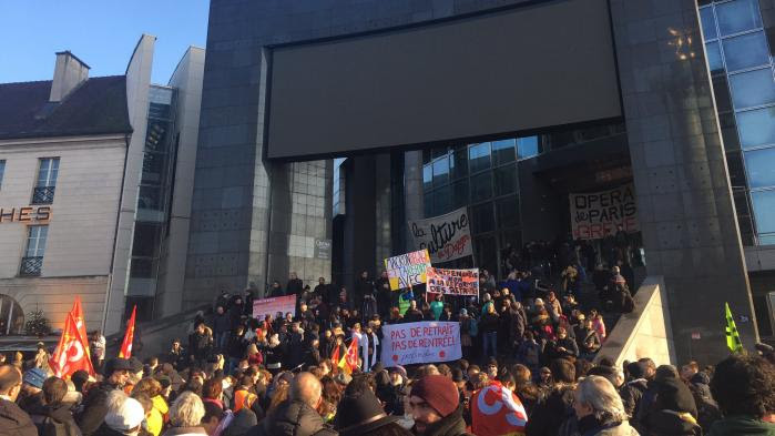 VIDEOS. Pour s'opposer au projet de réforme des retraites, l'orchestre de l'Opéra de Paris a joué gratuitement