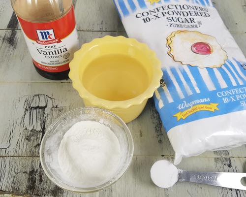 Tint with food coloring if desired. Royal Icing Fresh Eggs Meringue Liquid Egg Whites Recipes Haniela S