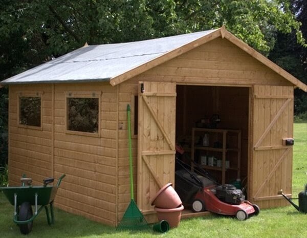 Make a shed out of wood pallets