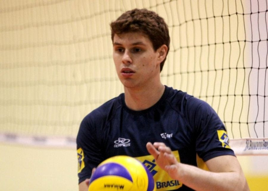 Bruno Rezende com a camisa da seleção ~ Volei Fotos