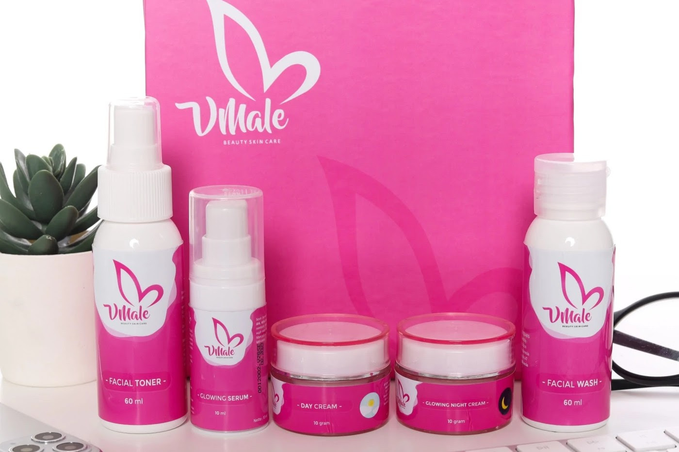 Rekomendasi skincare untuk pria adalah menggunakan face toner setiap kali setelah mencuci wajah. Rekomendasi Skincare Untuk Kulit Kusam Dan Berminyak Ulasan Cantik