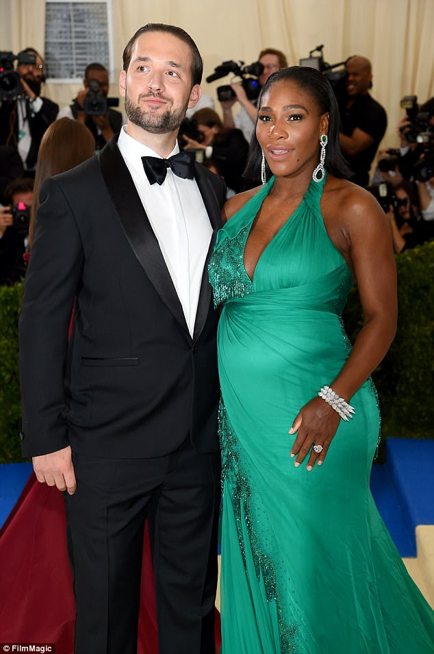 Alexis Ohanian e Serena Williams (foto em maio) ainda não foram vistos no local do casamento