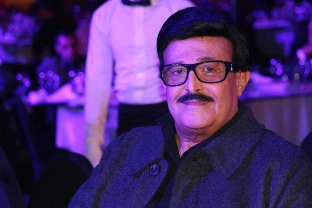 حسن الرداد ورامي رضوان محدش فيهم قعد لحظه وأنهم شالو كل حاجه ع اكمل وجهه م شيلهم لنعشه وهو خارج استقبال الناس واقفين ع رجلهم كأنهم م دمه وعياله دنيا وايمي اختارو سند وضهر بجد اختاري ال يشيلك ف حزنك قبل فرحك اختاري سند اختاري عمر طويل. Ù…ÙˆÙ‚Ø¹ Ø¨ØµØ±Ø§Ø­Ø© Ù…ÙˆÙ‚Ø¹ Ø§Ù„Ù†Ø¬ÙˆÙ… Ø­Ø³Ù† Ø§Ù„Ø±Ø¯Ø§Ø¯ ÙˆØ±Ø§Ù…ÙŠ Ø±Ø¶ÙˆØ§Ù† ÙŠØ­Ù…Ù„Ø§Ù† Ù†Ø¹Ø´ Ø³Ù…ÙŠØ± ØºØ§Ù†Ù… ÙˆØ§Ù„Ù†Ø¬ÙˆÙ… ÙŠØ´Ø§Ø±ÙƒÙˆÙ† ÙÙŠ Ø§Ù„Ø¬Ù†Ø§Ø²Ø©