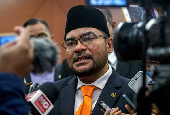 dr kamarul zaman yusoff biodata