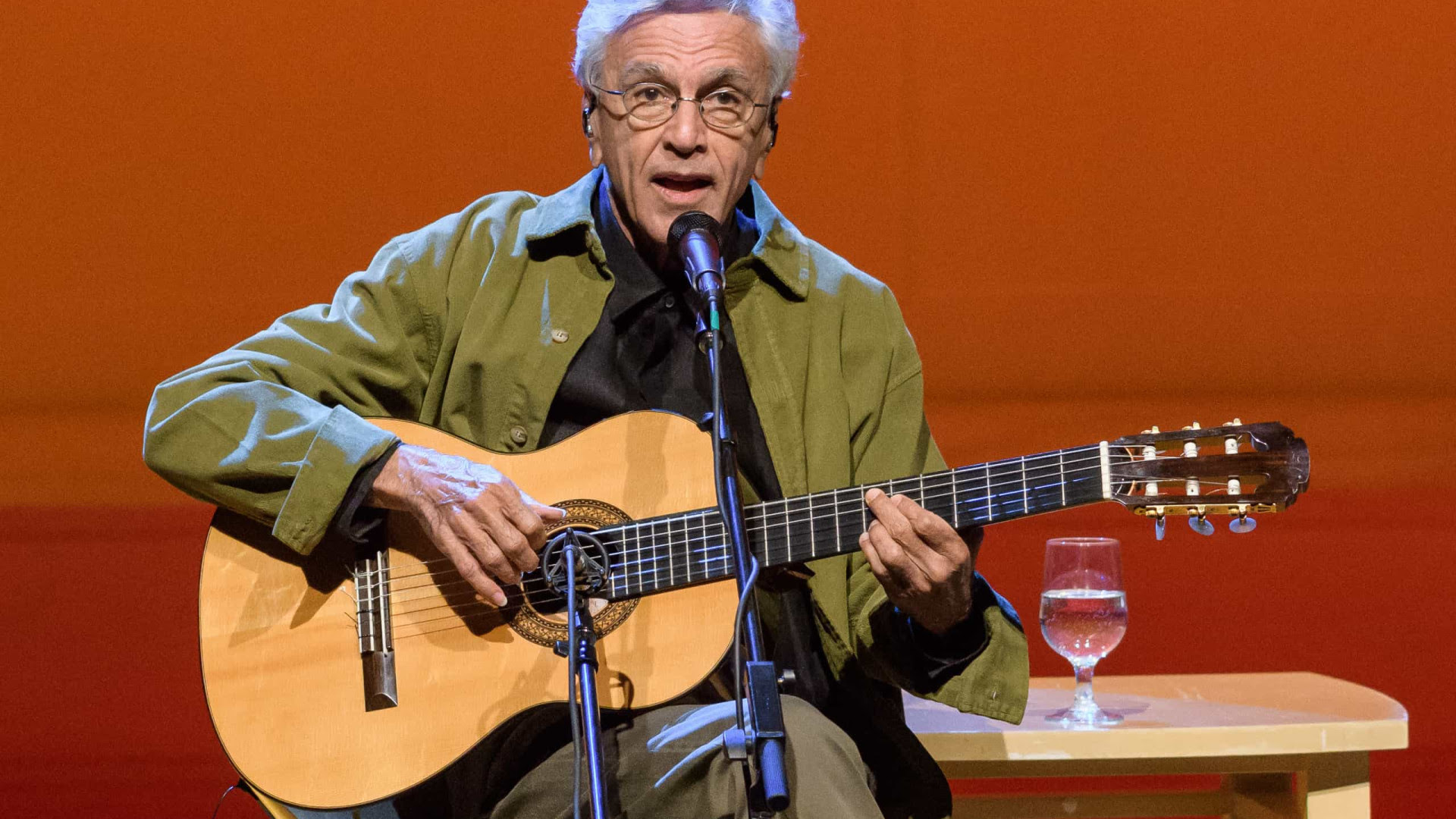 Caetano Veloso fala em parar com turnês internacionais e se instalar de vez na Bahia