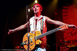 Stream manu chao, a playlist by dela555 from desktop or your mobile device. Manu Chao Und Radio Bemba Live In Deutschland 2015 Electrictunes