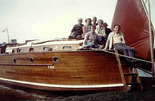 One secret: Wooden cabin cruiser boat plans