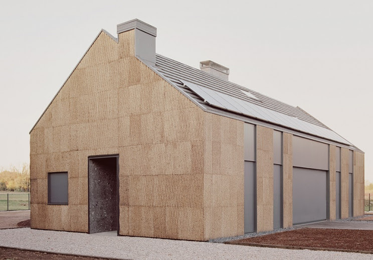 Imagen  - Una casa sostenible cerca de Milán que ha sido construida solo con madera, corcho y paja