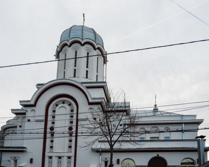 La 15 august, biserica ortodoxă prăznuieşte adormirea maicii domnului (sfânta mărie mare), cel mai de seamă dintre cele 11 evenimente religioase ale anului, care o preaslăvesc pe sfânta fecioară maria. Biserica NaÈ™terea Maicii Domnului Sfanta Maria Ghencea