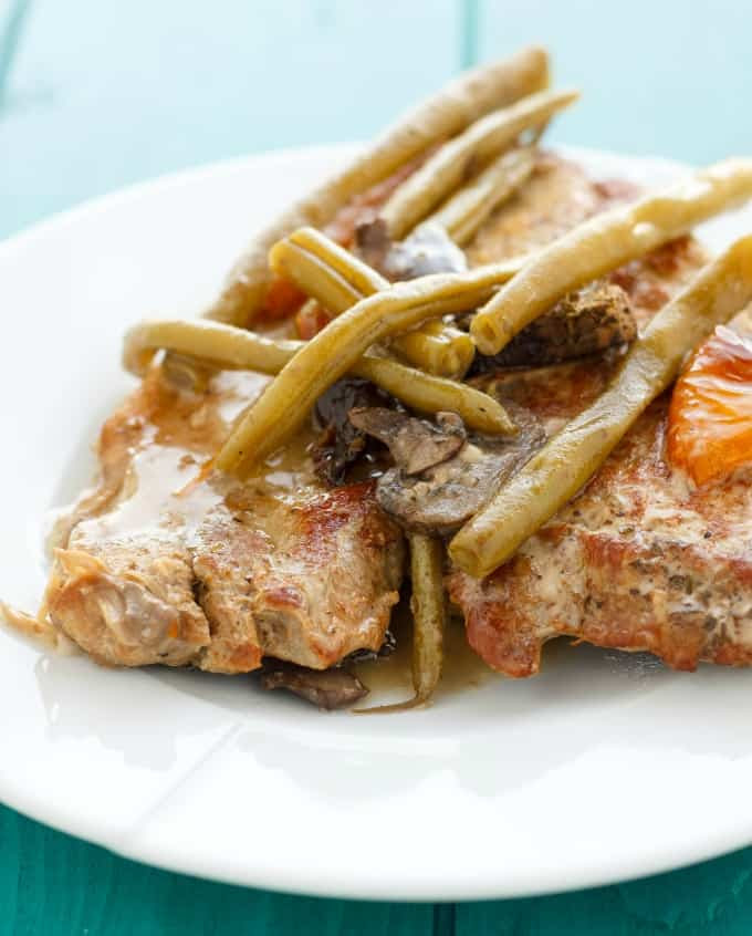 Ten minutes is all you need to prep these slow cooker pork chops. Pork Chops With Green Beans In The Slow Cooker The Cookie Writer