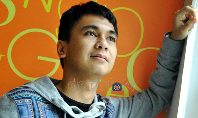 Contoh Blog Raditya Dika - Mika Put