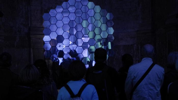 "Utiliser le pixel comme pigment et l’ordinateur comme pinceau" : le festival d’art numérique "Constellations" illumine la ville de Metz