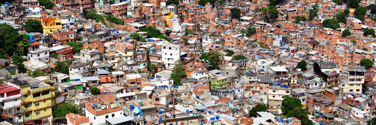 24_09_favela_foto_chensiyuan_wikimedia_communs.jpg
