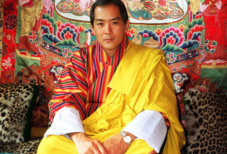 4-hoang-hau-la-chi-em-ruot-tai-quoc-gia-hanh-phuc-bhutan