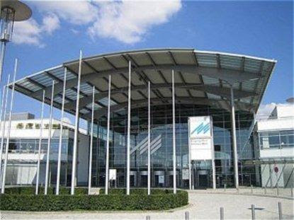 El holiday inn express münchen messe, an ihg hotel acepta estas tarjetas y se reserva el derecho de cargar de forma temporal una cantidad antes de la entrada. Holiday Inn Express Munich Messe Munich