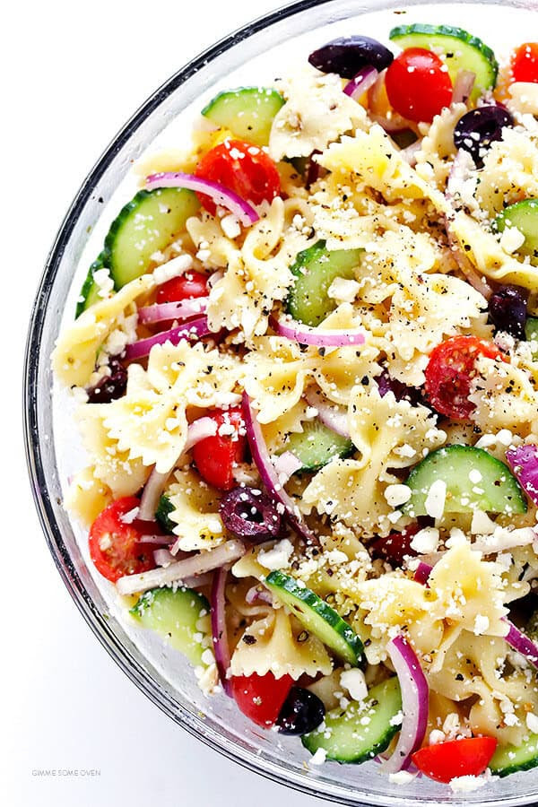 I am constantly searching for easy ways to make a healthy dinner for the… 17 Make Ahead Salads That Everyone Will Love Gimme Some Oven