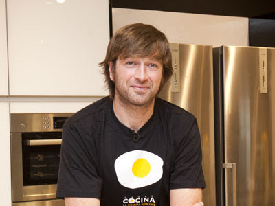 20 minutos es un periódico español de información general y distribución gratuita que se publica de lunes a viernes. Showcooking Con Julius Para Presentar Los Productos De Canal Cocina Noticias Canal Cocina